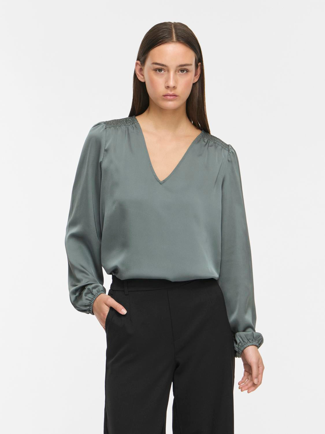 model_shot-front